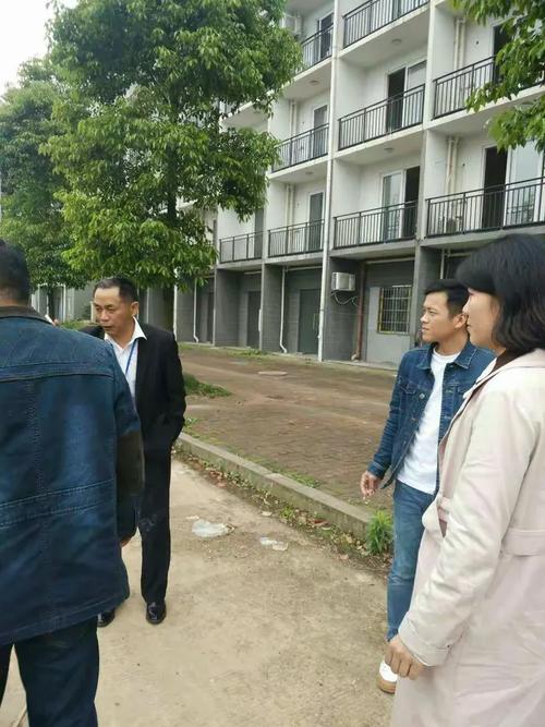 精诚物业菱泊湖小区物业管理服务处日常现场服务图片展示