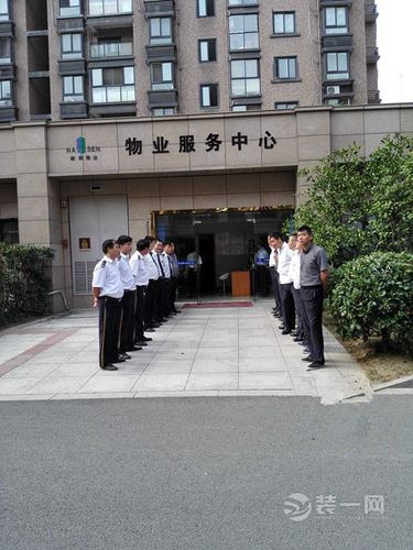 罗曼风情小区居民自行换物业 新旧物业交接遇卡壳